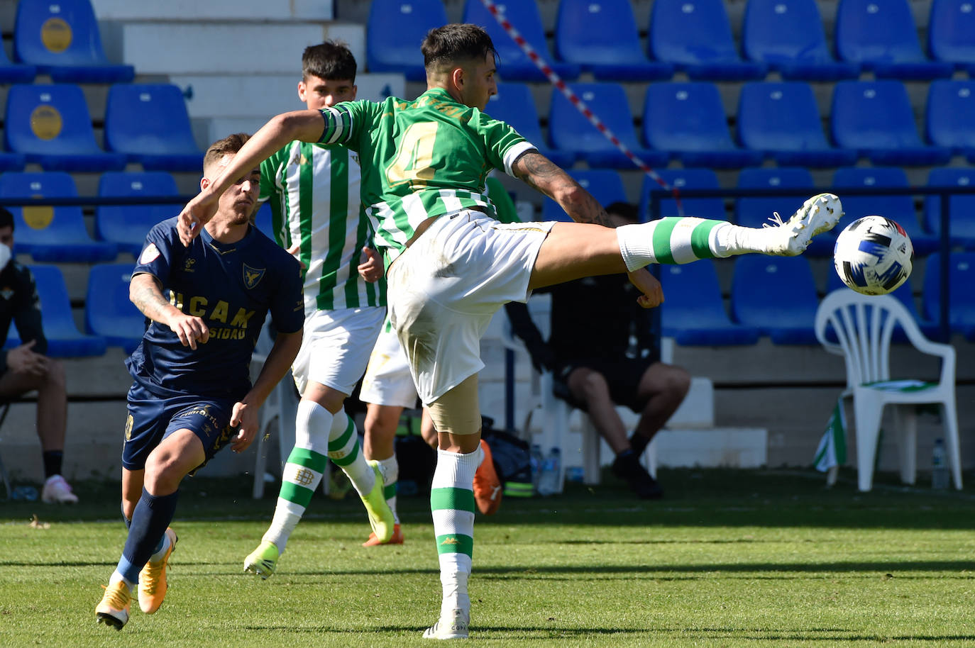 Fotos: El empate entre el UCAM Murcia CF y el Betis, en imágenes