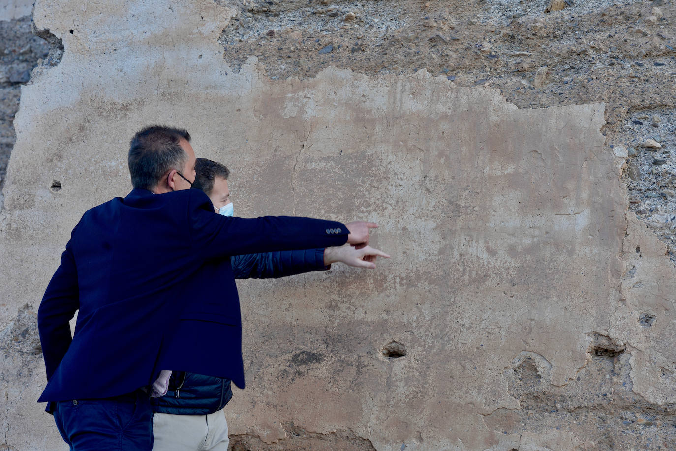 Fotos: Visita al Palacio Mardanisí del Castillejo de Monteagudo, donde comienzan los trabajos de georradar