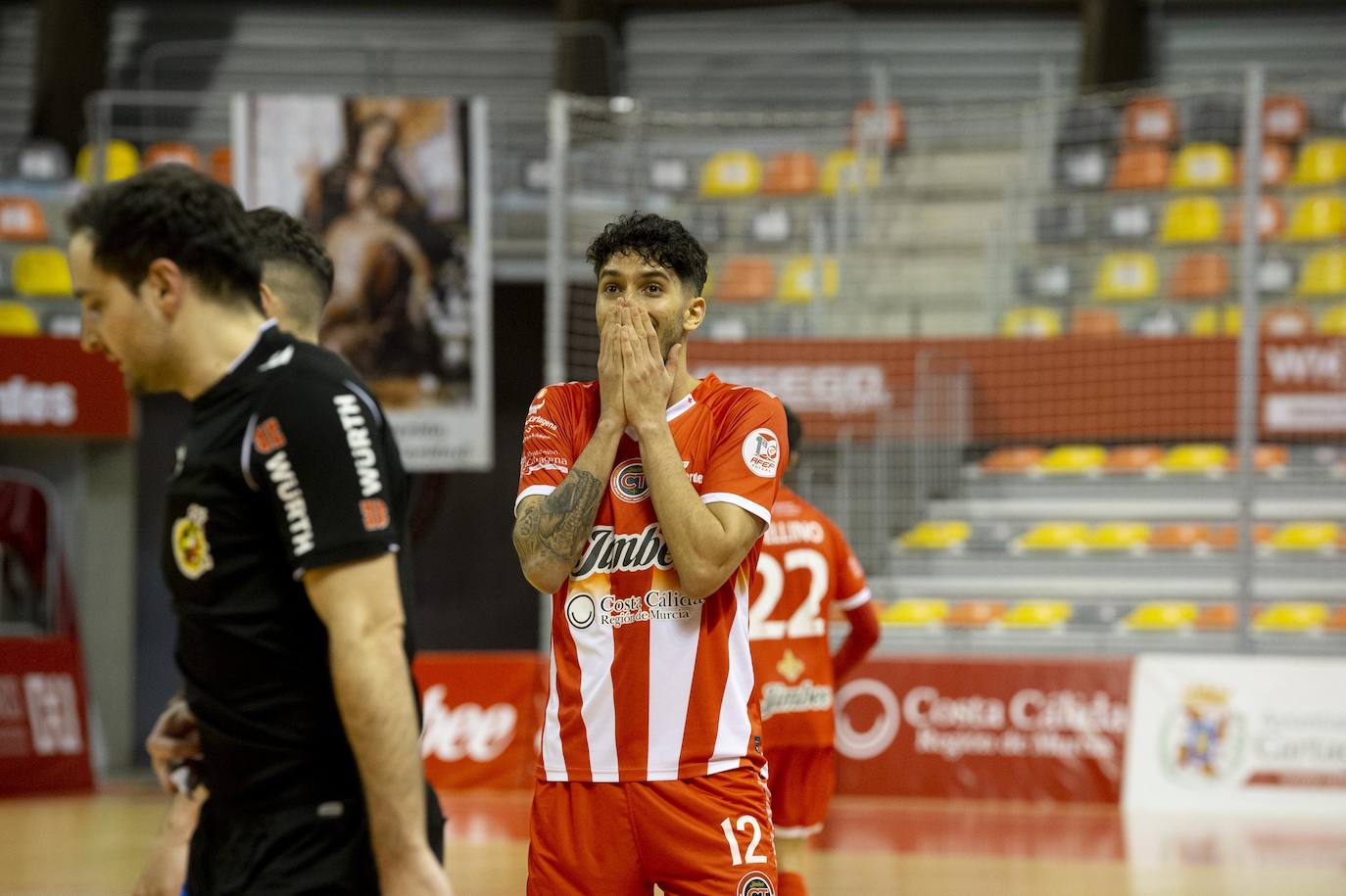 Fotos: Chemi y Waltinho sostienen a un Jimbee que vuelve a ser líder