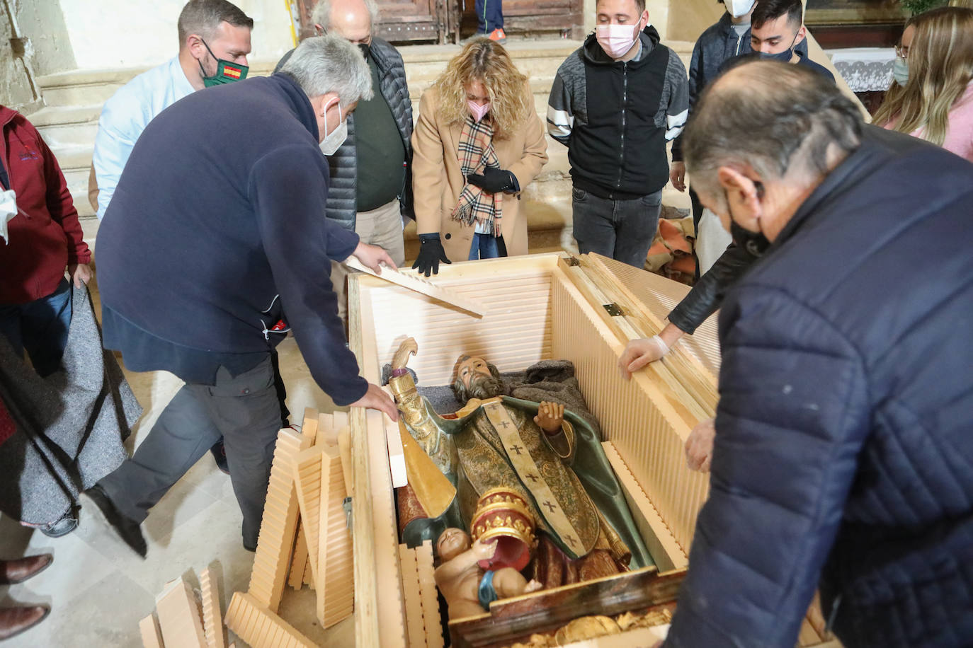 Fotos: La talla de San Clemente de Lorca será recuperada en el Centro Regional de Restauración