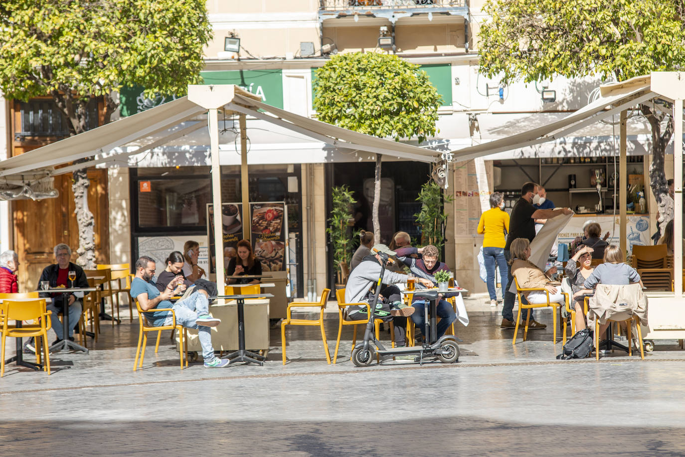 Fotos: Ambiente en las terrazas de Murcia el segundo día de su reapertura