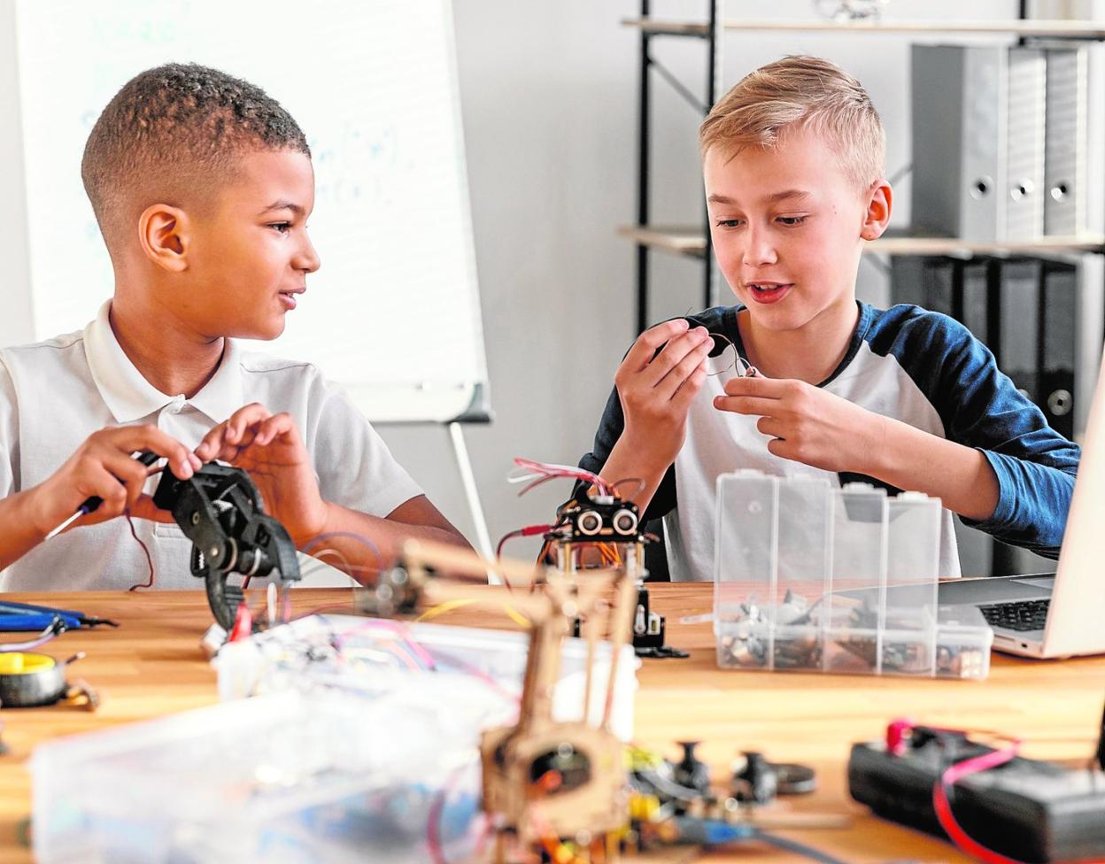 La robótica es una de las actividades que más llama la atención a los alumnos. 