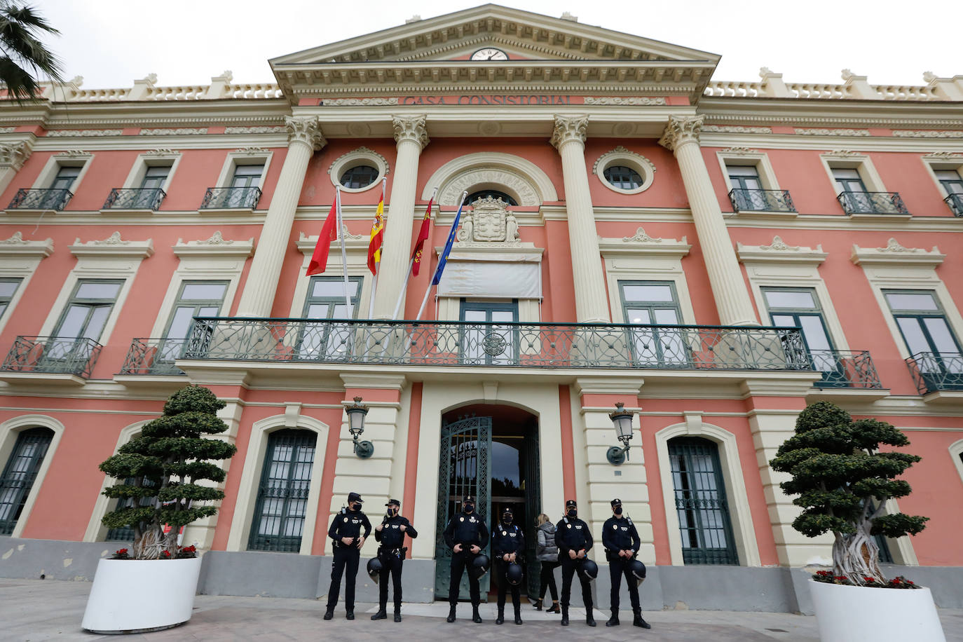 Fotos: Concentración «contra la violencia y la brutalidad policial» en Murcia