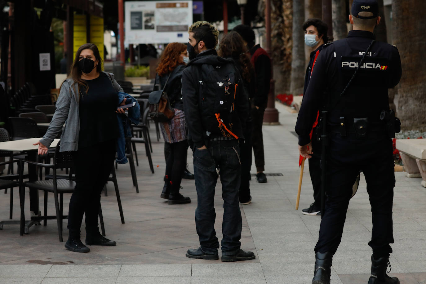 Fotos: Concentración «contra la violencia y la brutalidad policial» en Murcia