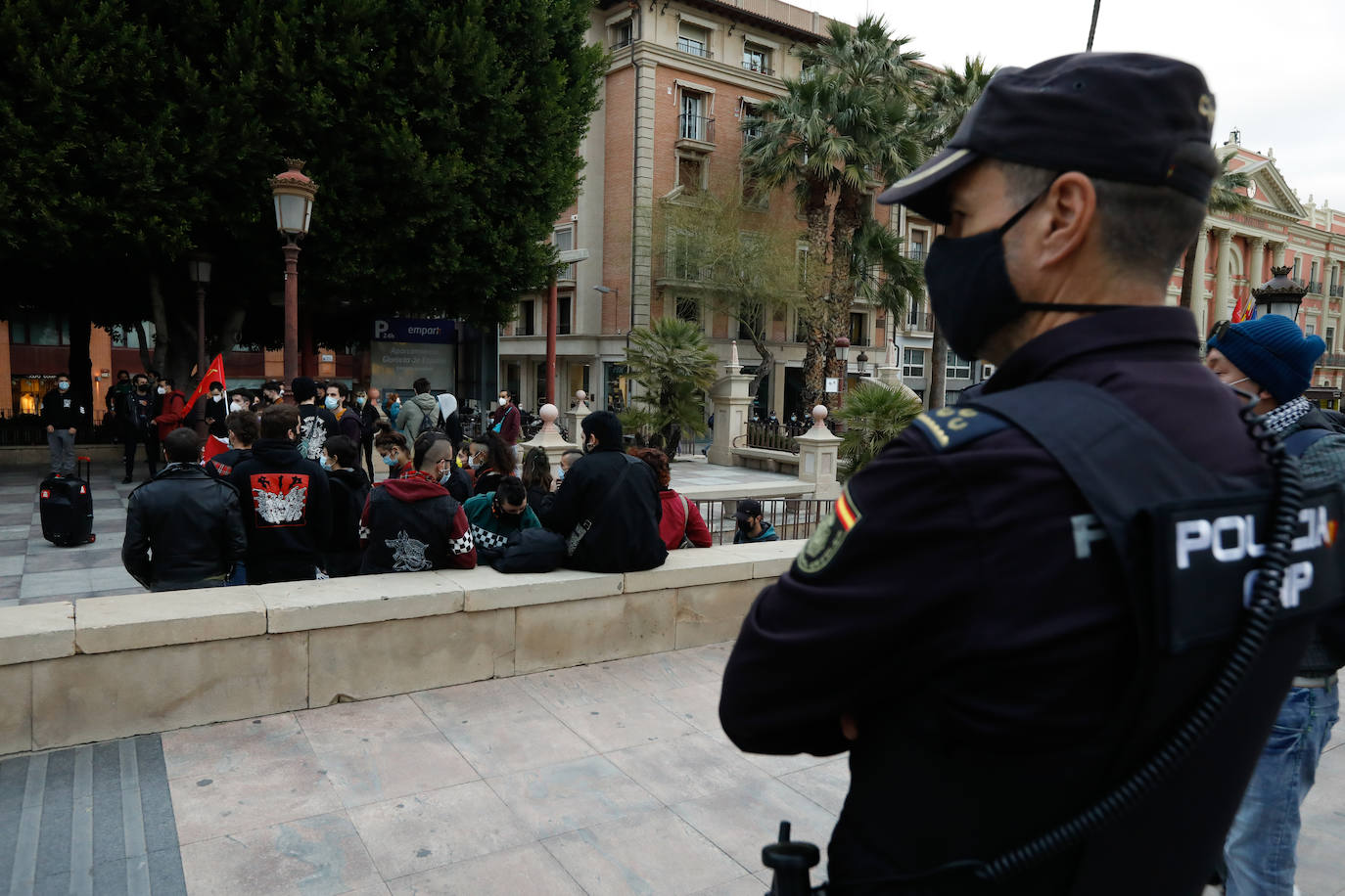 Fotos: Concentración «contra la violencia y la brutalidad policial» en Murcia