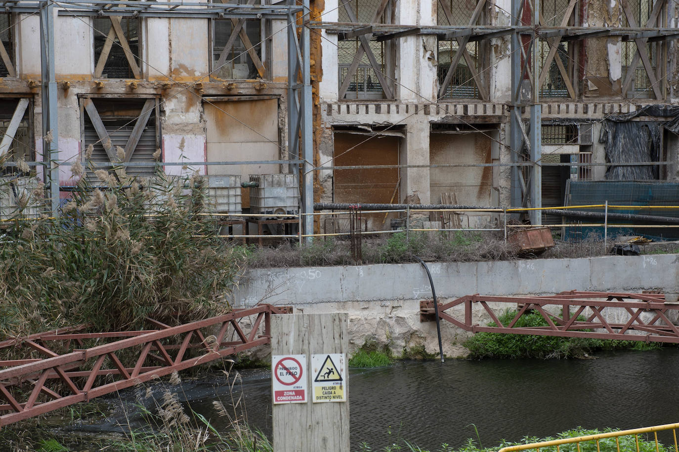 Fotos: Urbanismo tramita la caducidad de la licencia de obra de la Casa Llagostera de Cartagena