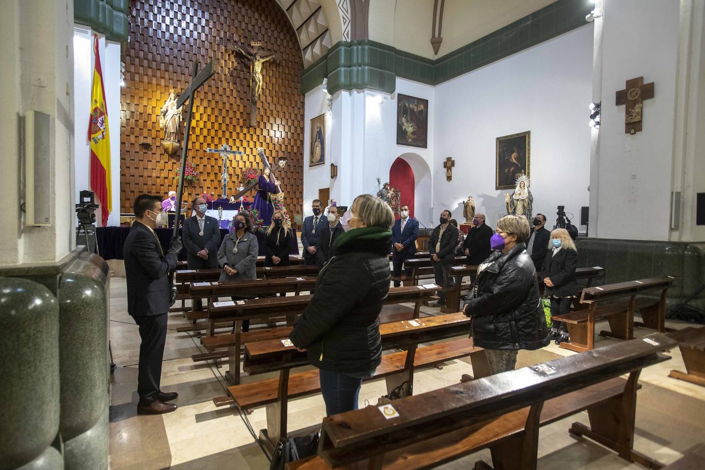 Fotos: Cien marrajos acuden al Vía Crucis