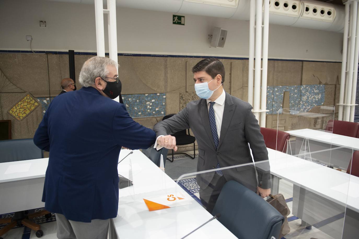 Fotos: Primera comparecencia en la Asamblea del consejero de Salud