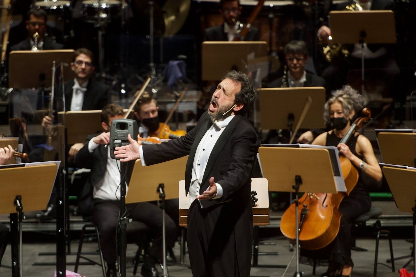 Fotos: Música y humor con la Sinfónica y Zapata Tenor