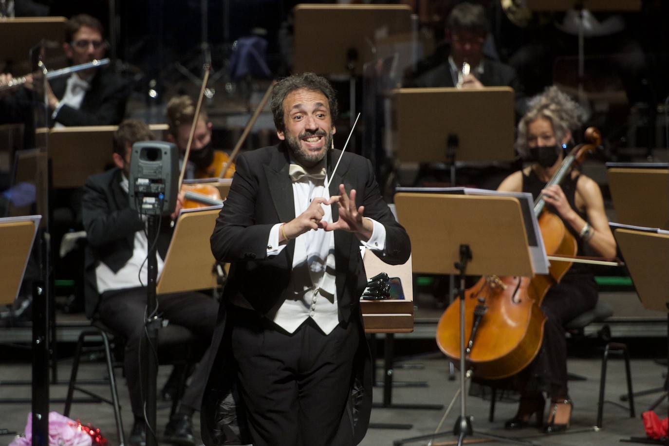 Fotos: Música y humor con la Sinfónica y Zapata Tenor