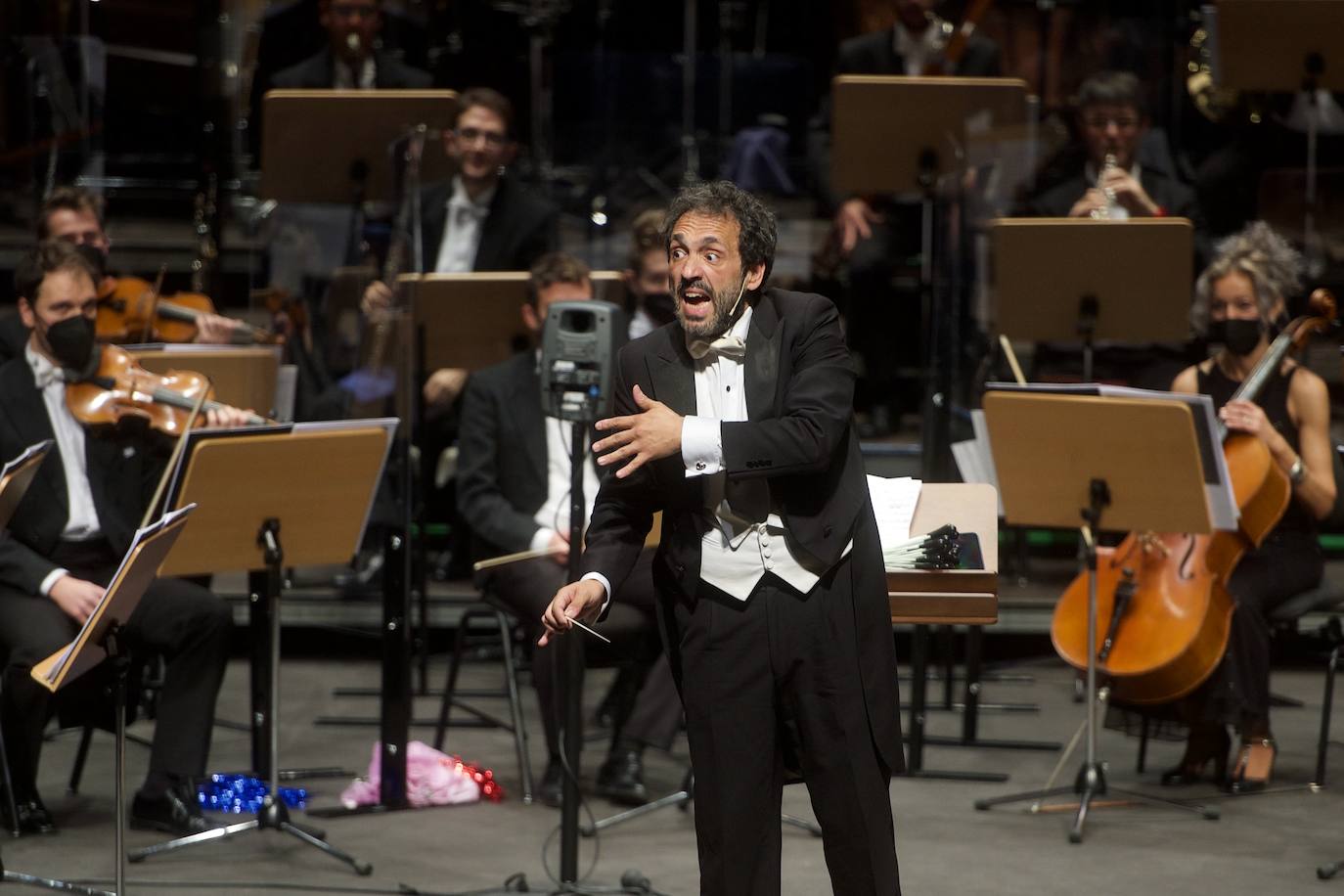 Fotos: Música y humor con la Sinfónica y Zapata Tenor