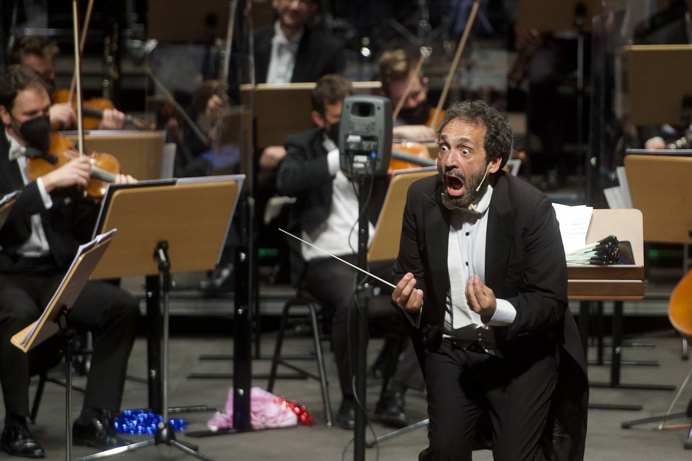 Fotos: Música y humor con la Sinfónica y Zapata Tenor