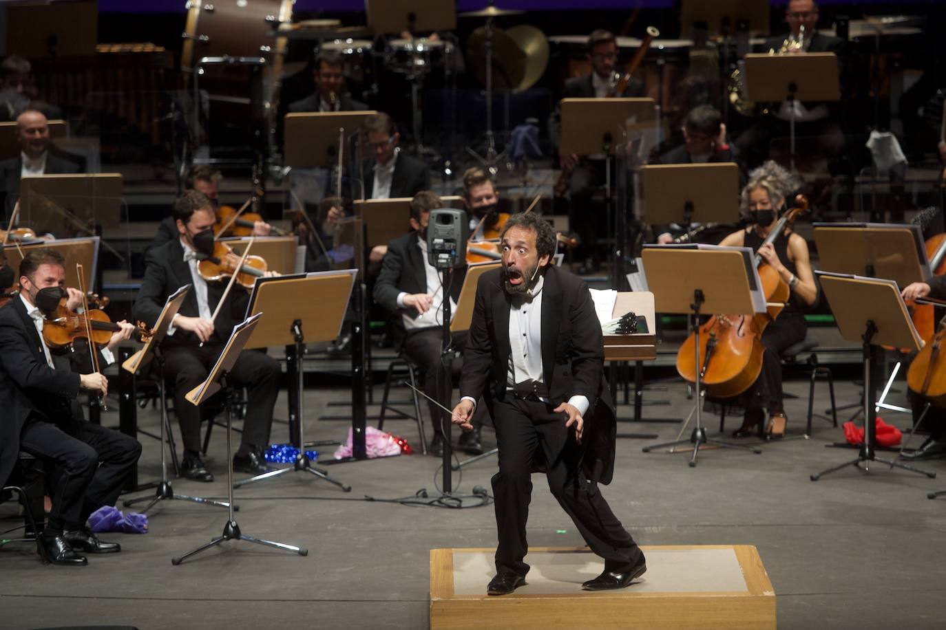 Fotos: Música y humor con la Sinfónica y Zapata Tenor