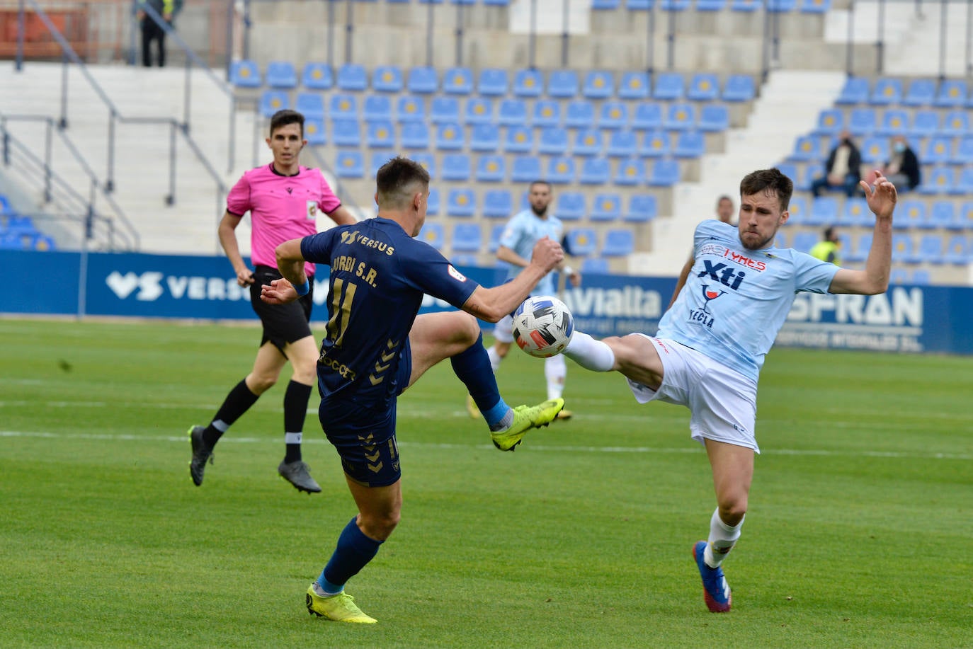 Fotos: Victoria del UCAM ante el Yeclano en el BeSoccer La Condomina