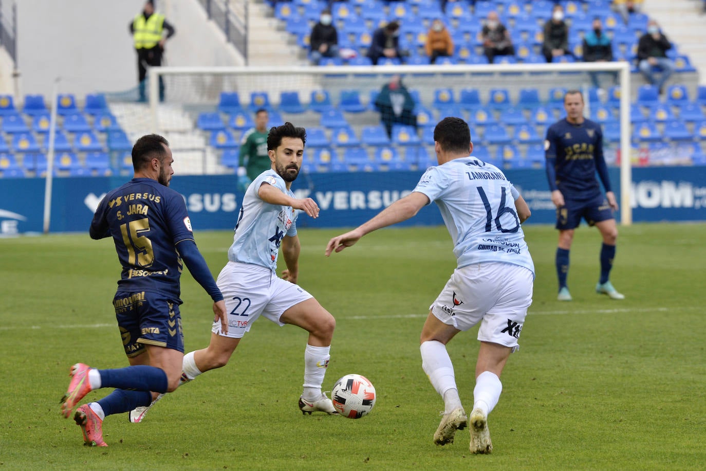 Fotos: Victoria del UCAM ante el Yeclano en el BeSoccer La Condomina