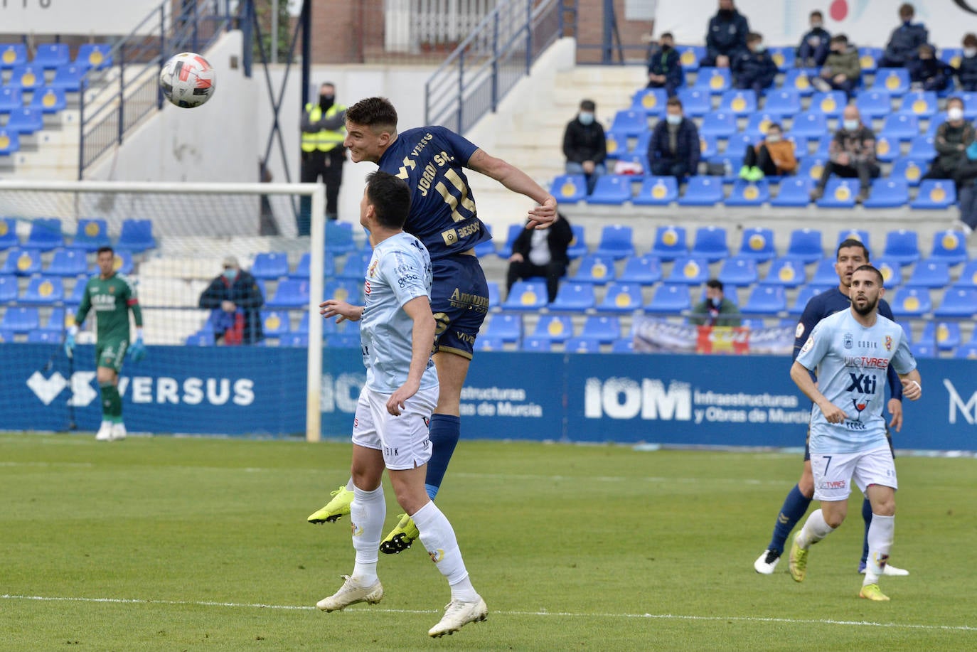 Fotos: Victoria del UCAM ante el Yeclano en el BeSoccer La Condomina