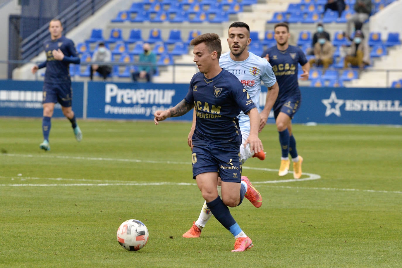 Fotos: Victoria del UCAM ante el Yeclano en el BeSoccer La Condomina