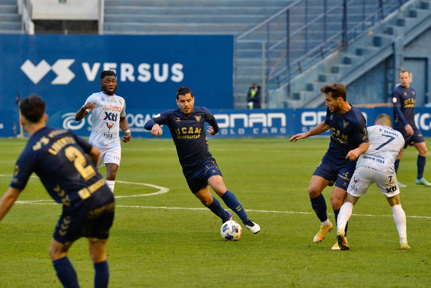 Fotos: Victoria del UCAM ante el Yeclano en el BeSoccer La Condomina