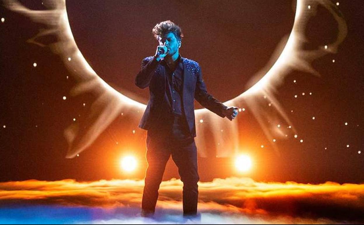 Blas Cantó interpretando 'Voy a quedarme' .