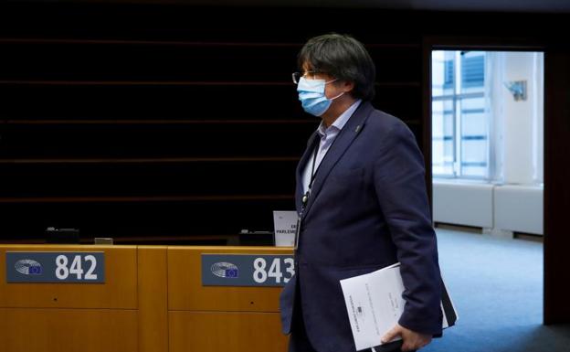 La Eurocámara retira la inmunidad a Puigdemont