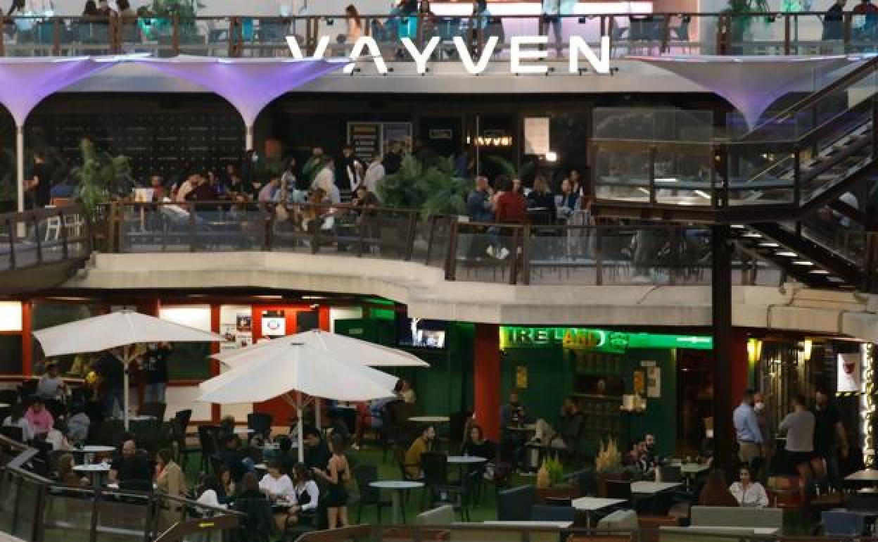 Las terrazas del centro de ocio ZigZag de Murcia, en una imagen de archivo.