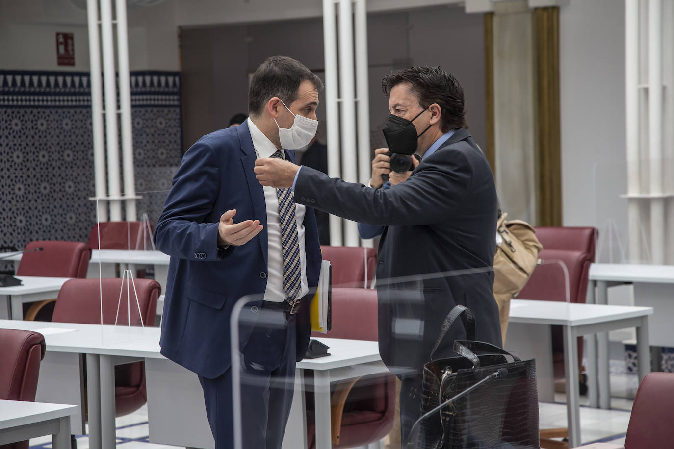 Fotos: PSOE y Cs presentan una moción de censura en la Asamblea Regional