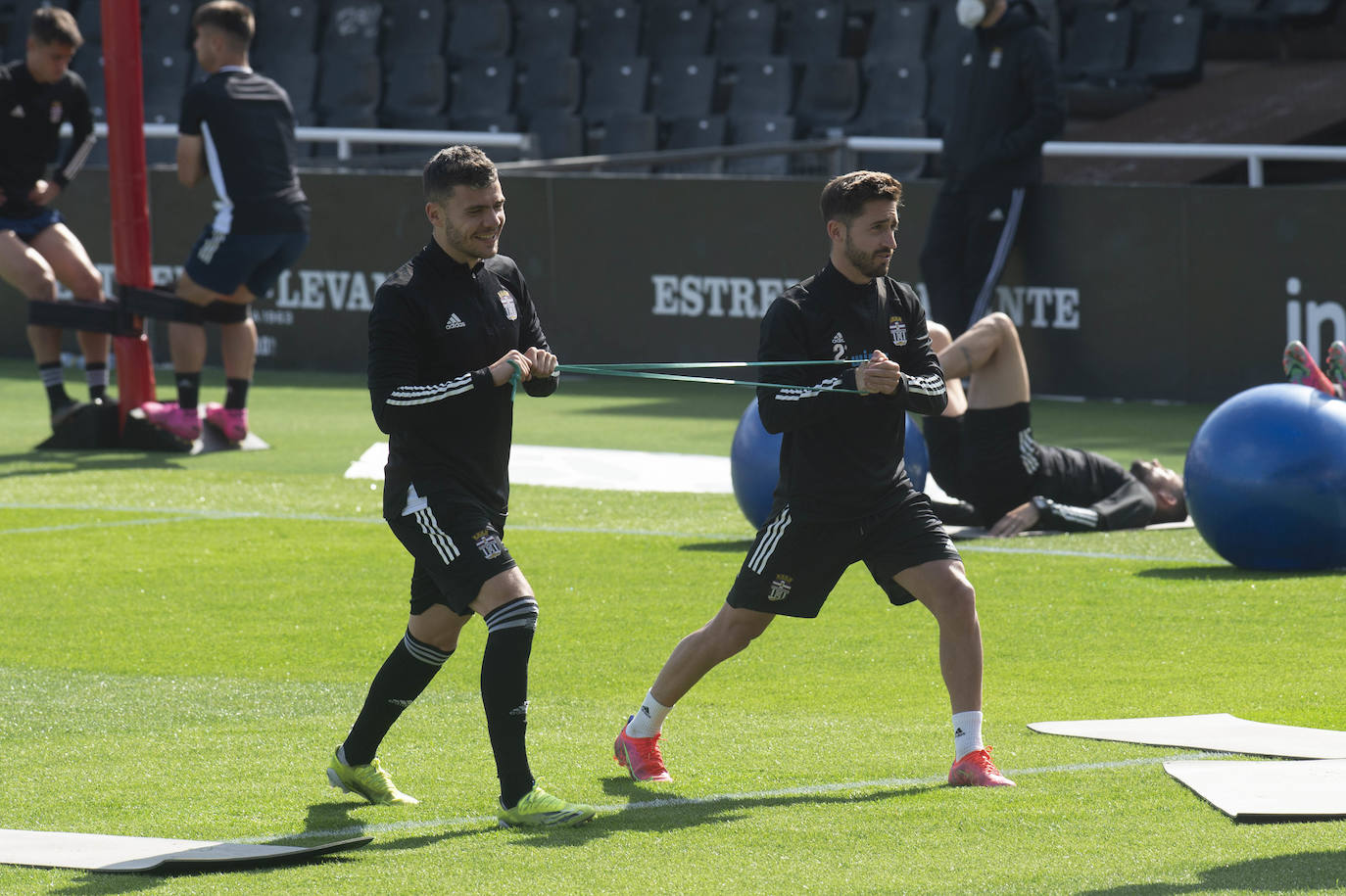 Fotos: El Cartagena se entrena para enfrentarse a la Ponferradina