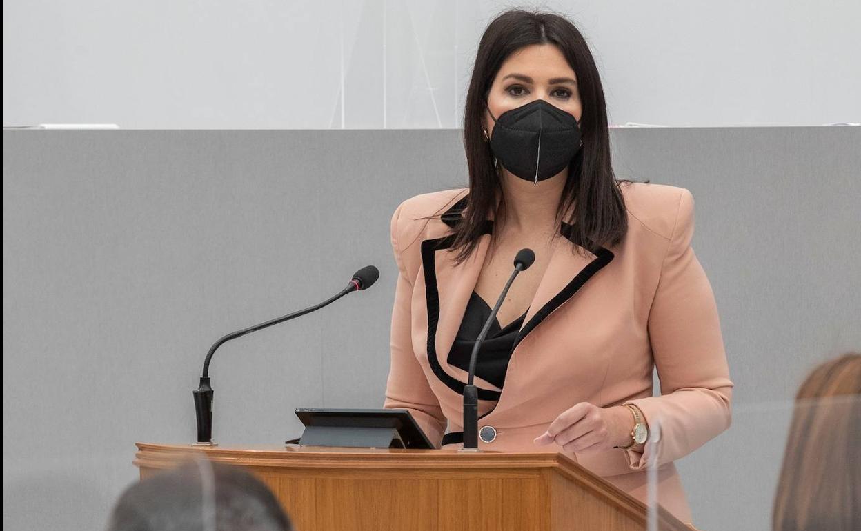 Miriam Guardiola en una foto archivo en la Asamblea Regional.