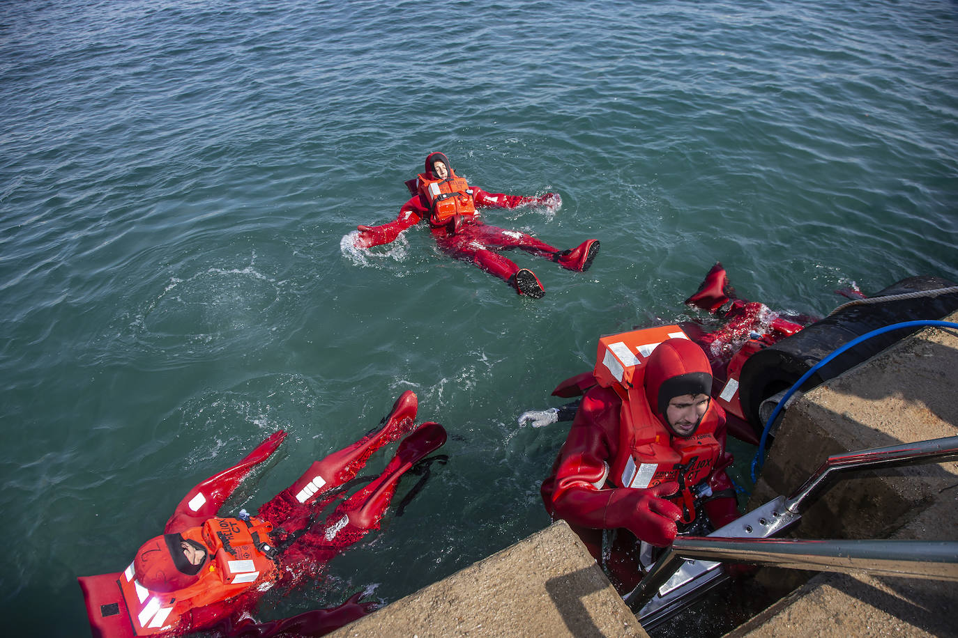 Fotos: El instituto Hespérides logra el reconocimiento mundial de 3 ciclos de FP