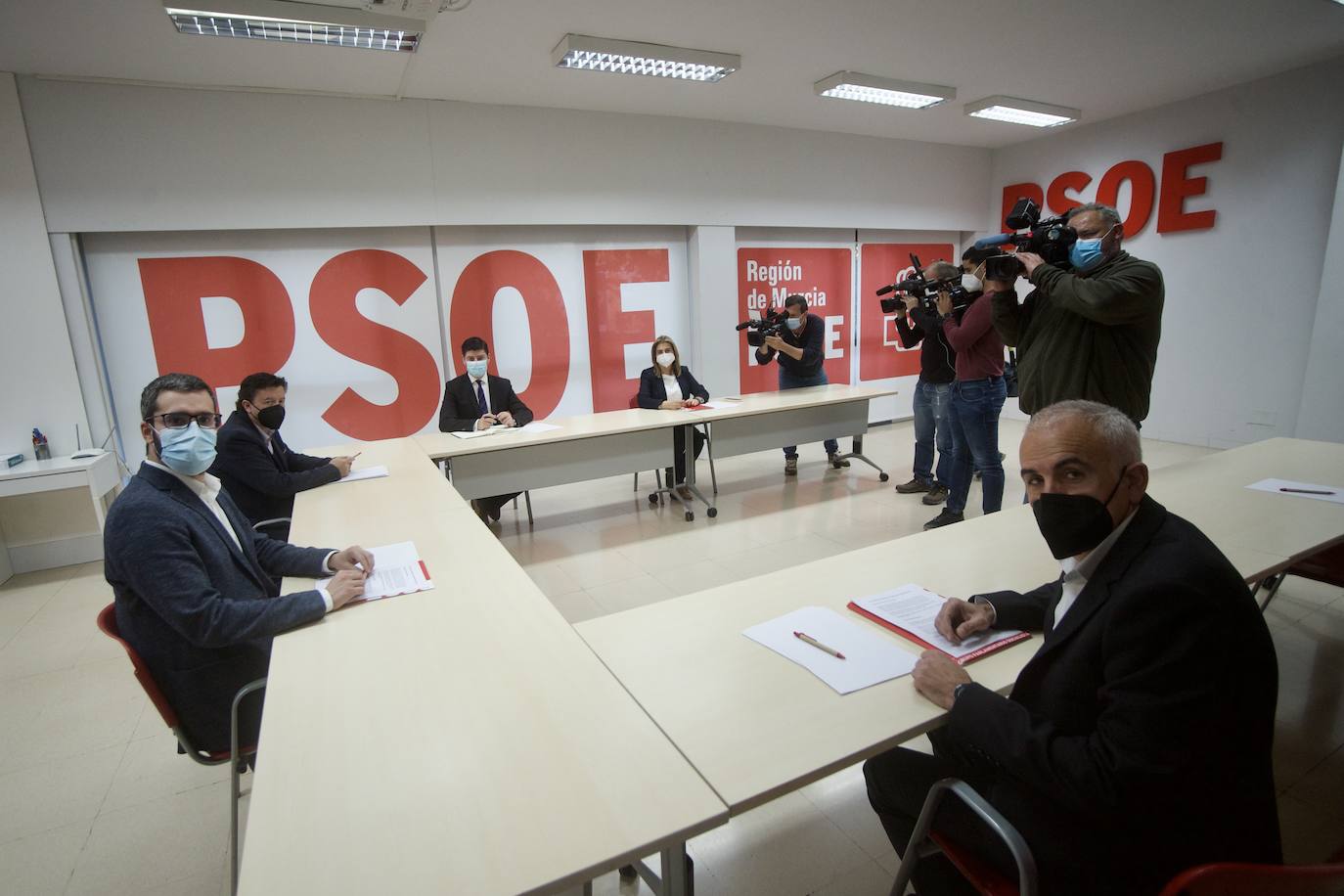 Fotos: Reunión de trabajo entre PSOE y de Ciudadanos