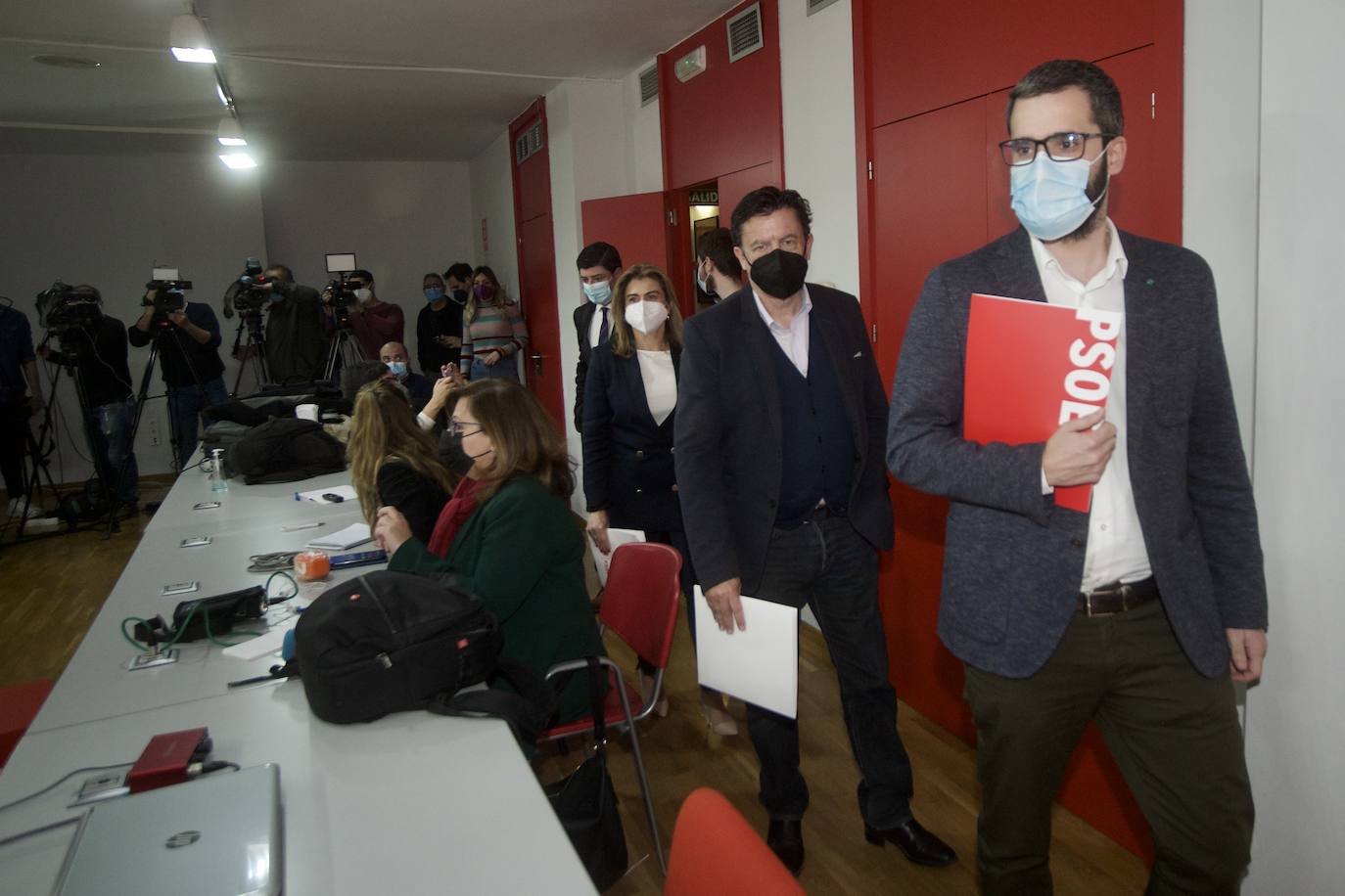 Fotos: Reunión de trabajo entre PSOE y de Ciudadanos