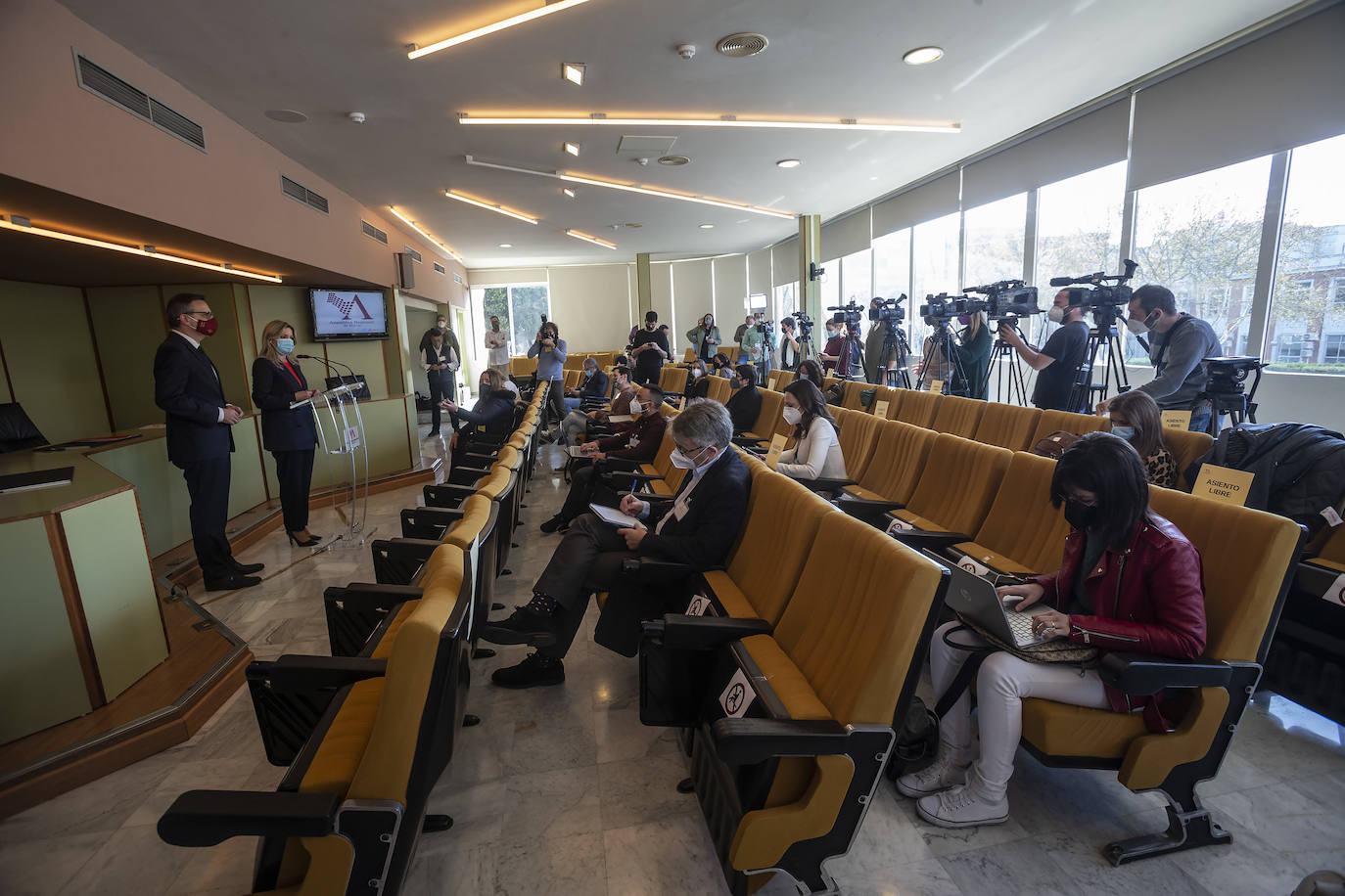 Fotos: Debate de la moción de censura en la Asamblea regional