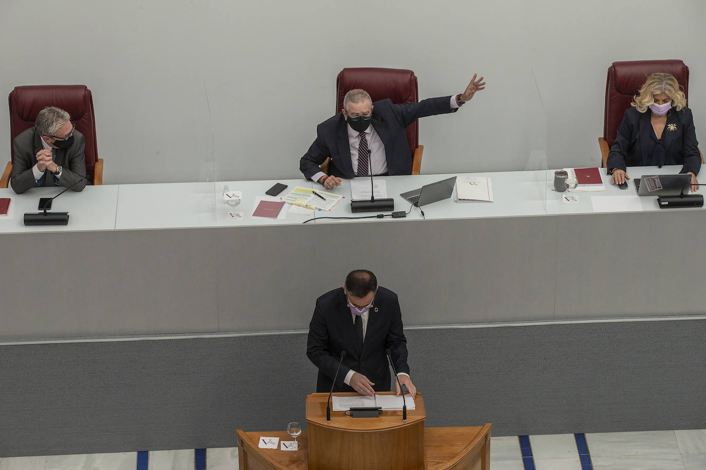 Fotos: Debate de la moción de censura en la Asamblea regional