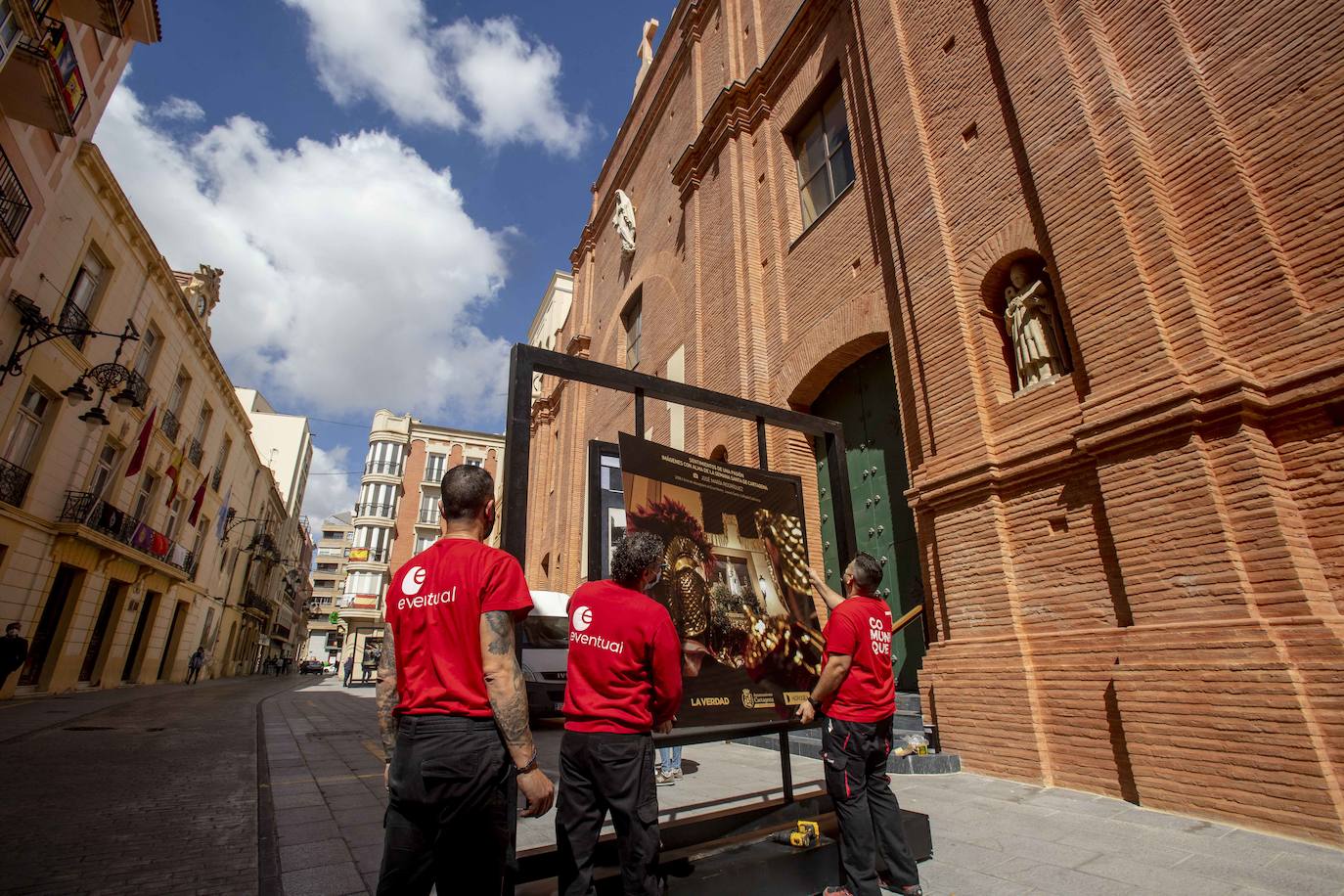 Fotos: LA VERDAD reaviva el espíritu de los desfiles de Semana Santa con una exposición fotográfica en Cartagena