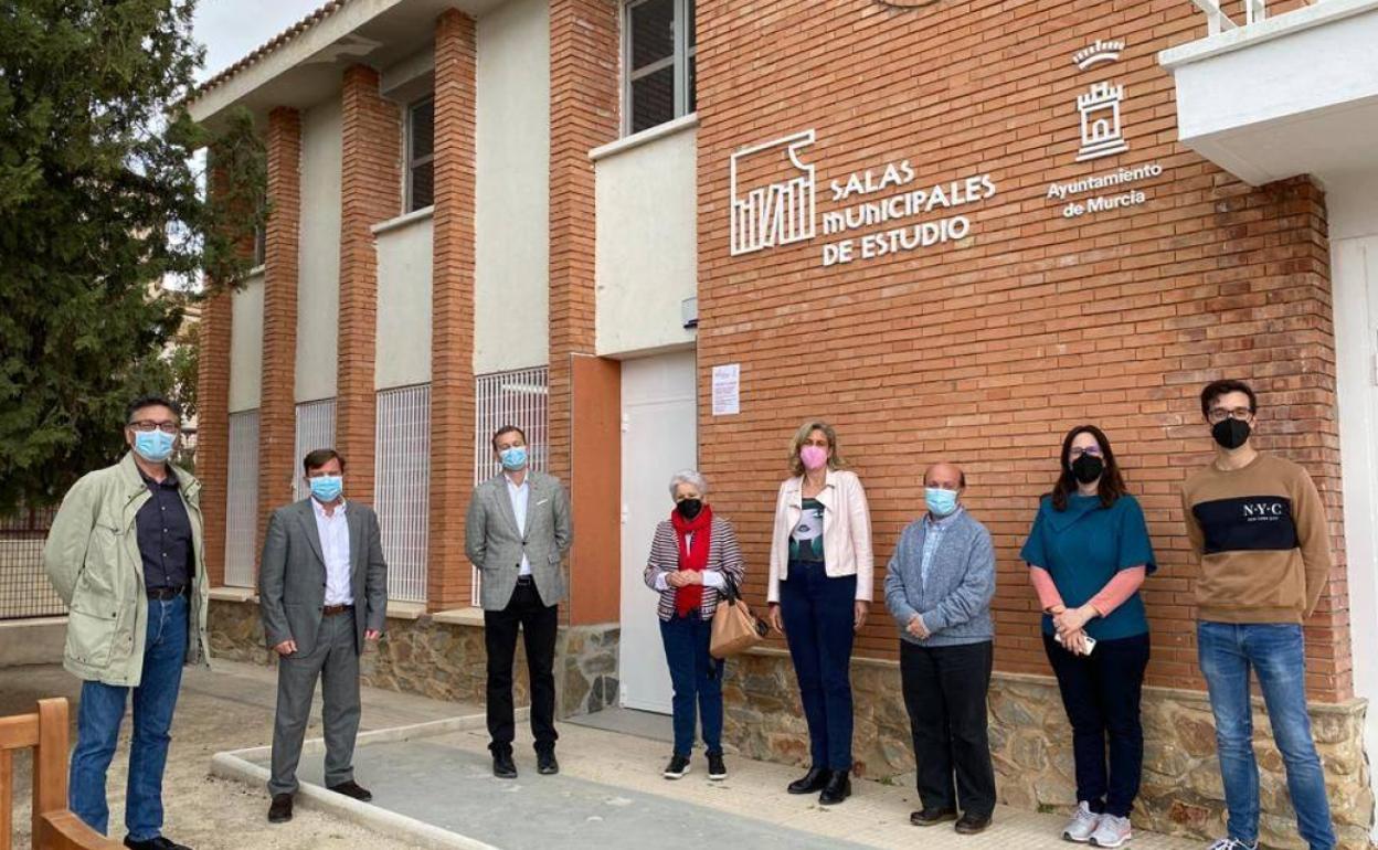 Inauguración de la sala de estudio de Los Martínez del Puerto, este jueves.