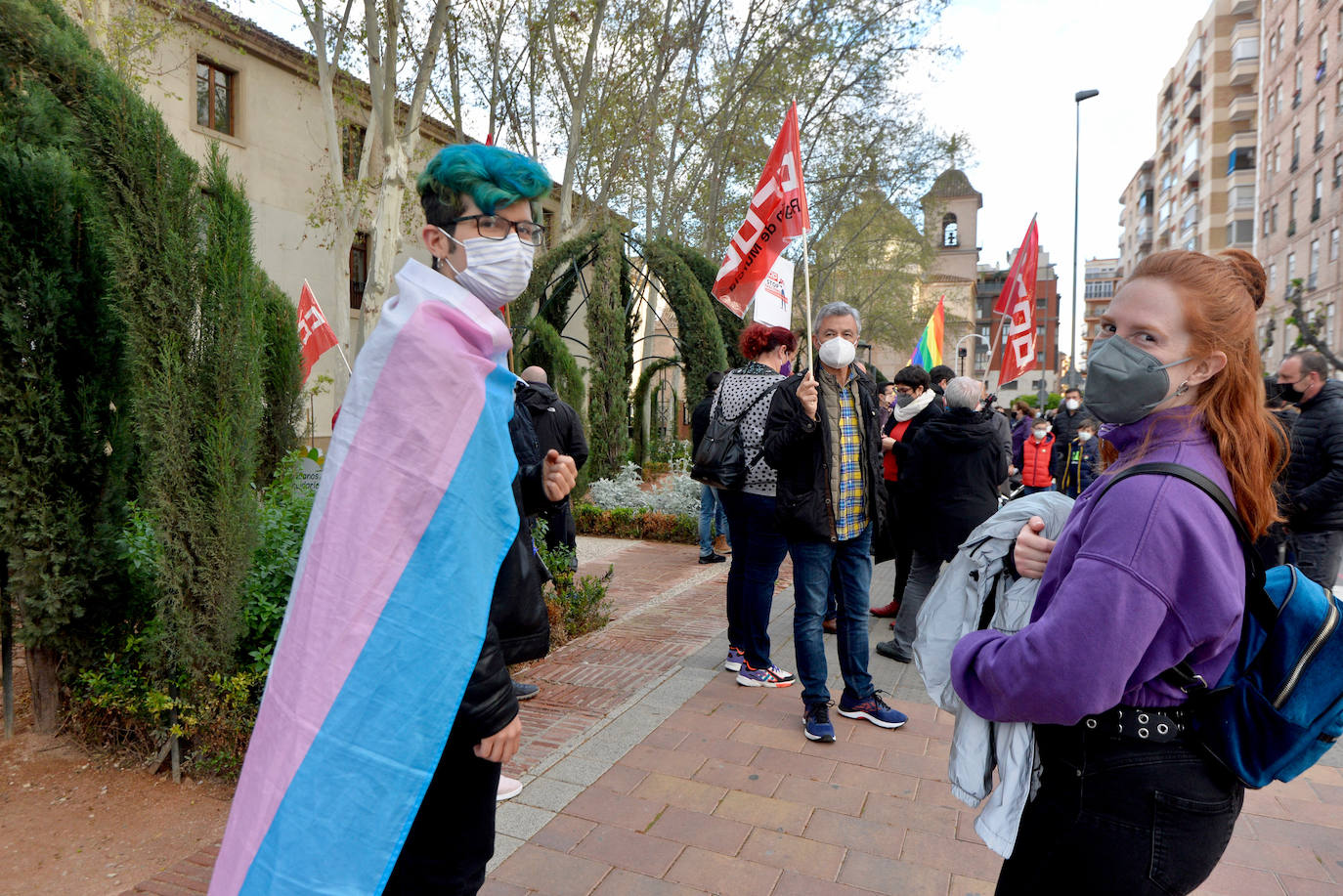 Fotos: Protesta frente al Palacio de San Esteban contra la entrada de Vox al Gobierno regional