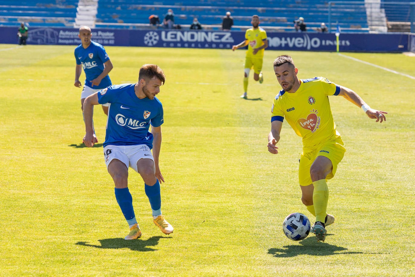 Fotos: El Lorca Deportiva vuelve a caer en Linares