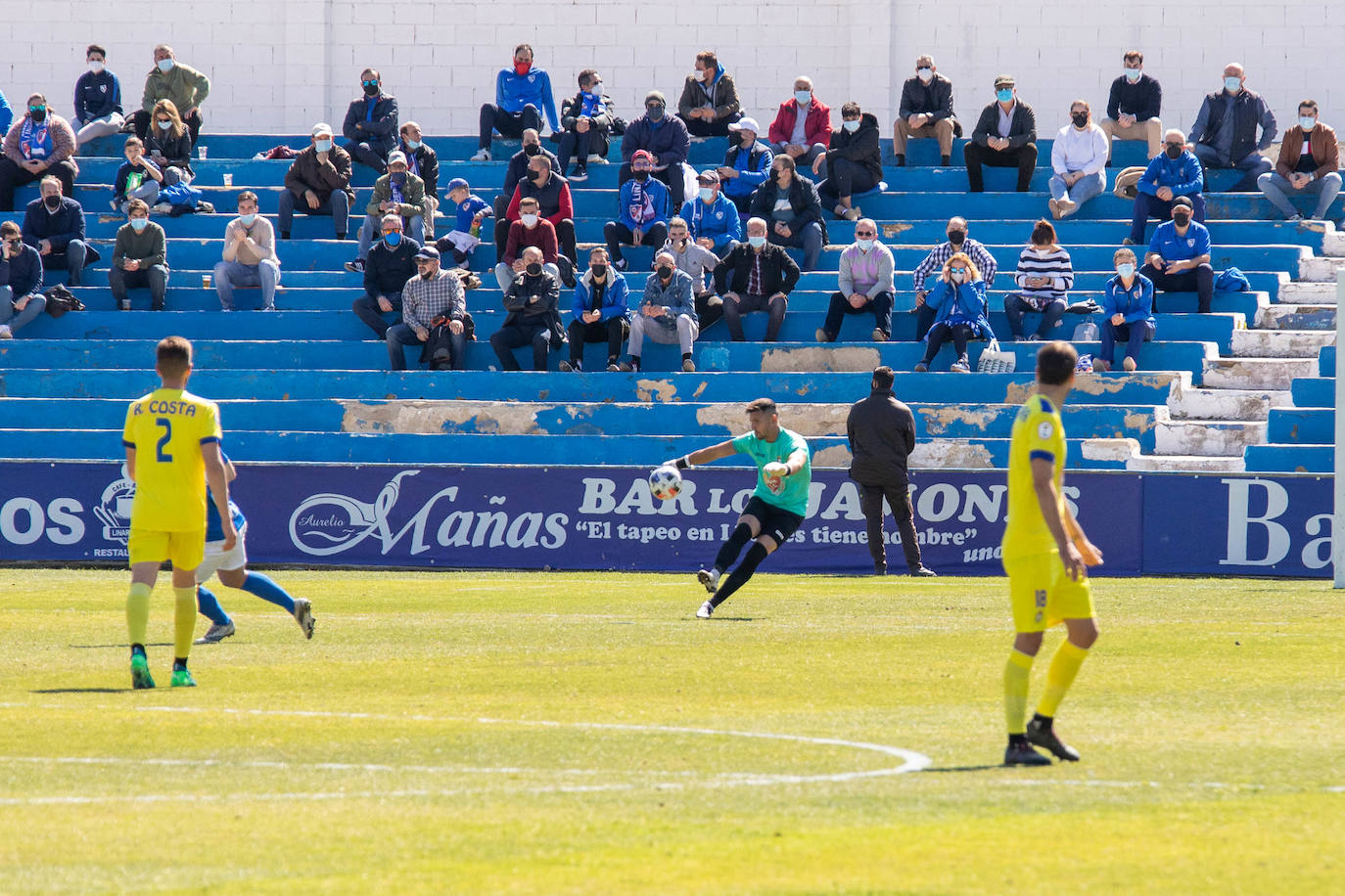 Fotos: El Lorca Deportiva vuelve a caer en Linares