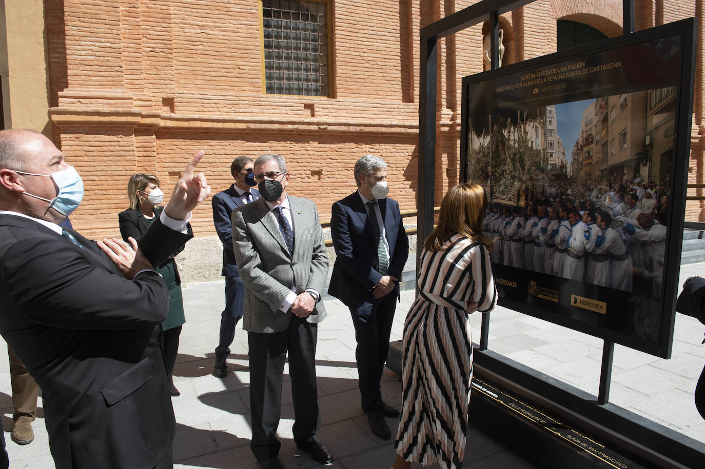Fotos: El Ayuntamiento de Cartagena y el diario La Verdad tran la Semana Santa a las calles de la ciudad