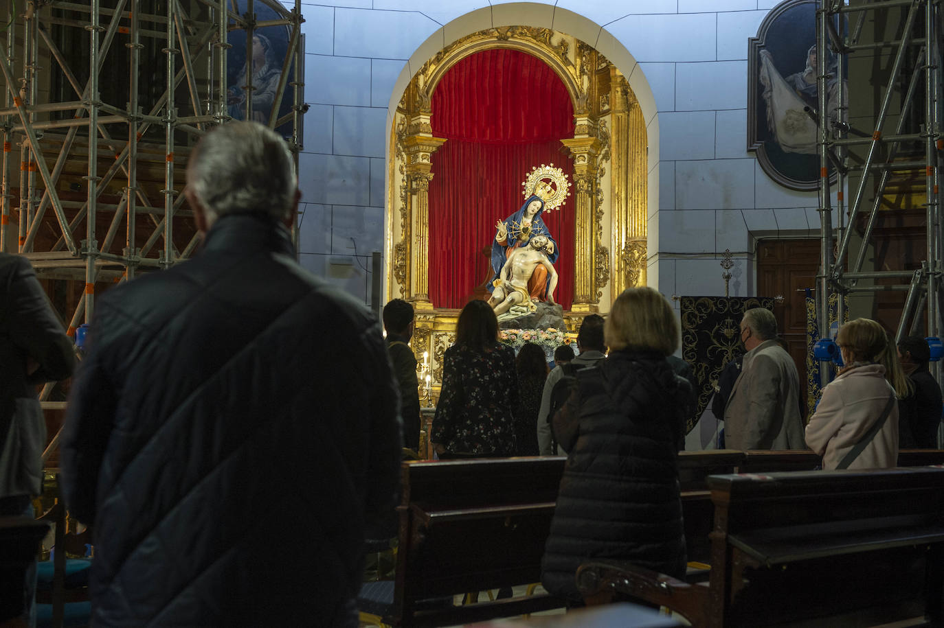Fotos: Castejón entrega la Onza de Oro al Hospital de Caridad de Cartagena antes del Viernes de Dolores