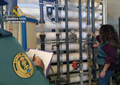 Imagen secundaria 1 - Desalobradoras ilegales descubiertas por la Guardia Civil.