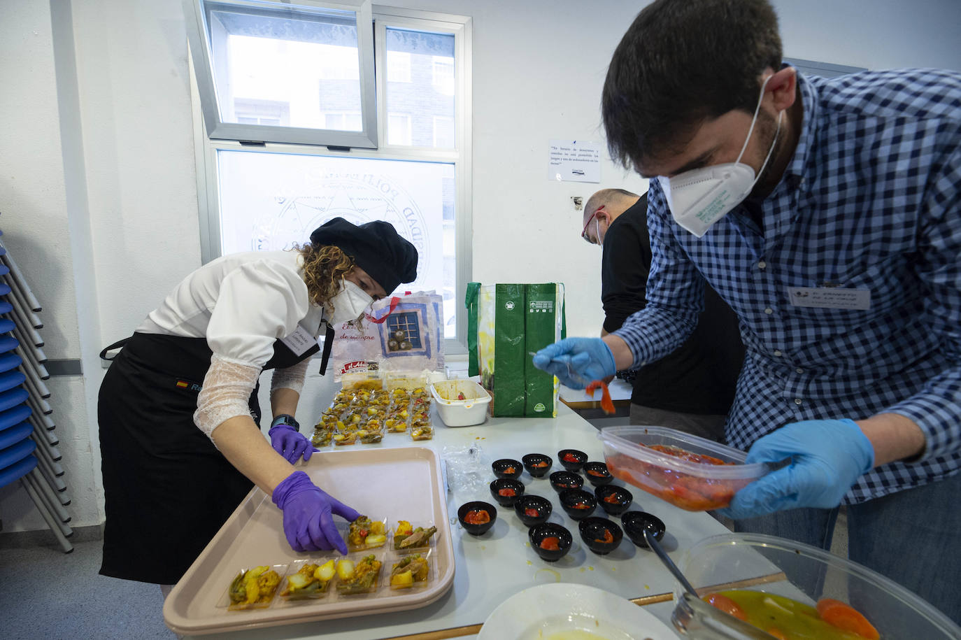 Fotos: Un guiso de gallina triunfa en la UPCT