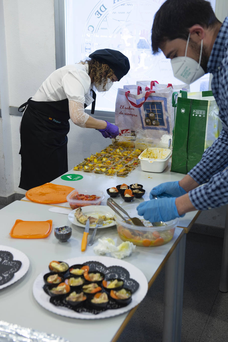 Fotos: Un guiso de gallina triunfa en la UPCT