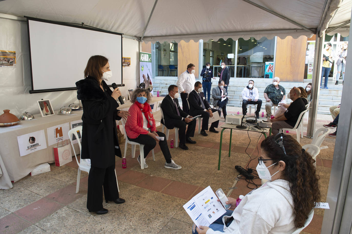 Fotos: Un guiso de gallina triunfa en la UPCT