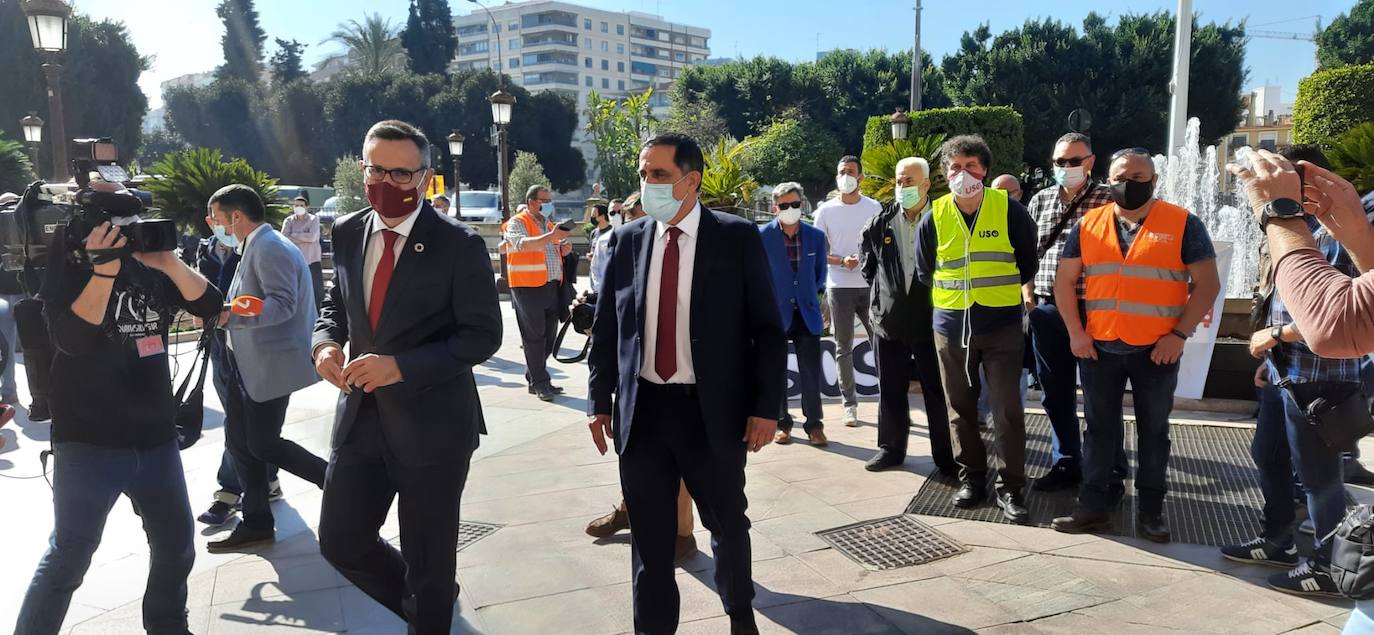 Fotos: Sale adelante la moción de censura en el Ayuntamiento de Murcia: José Antonio Serrano, nuevo alcalde
