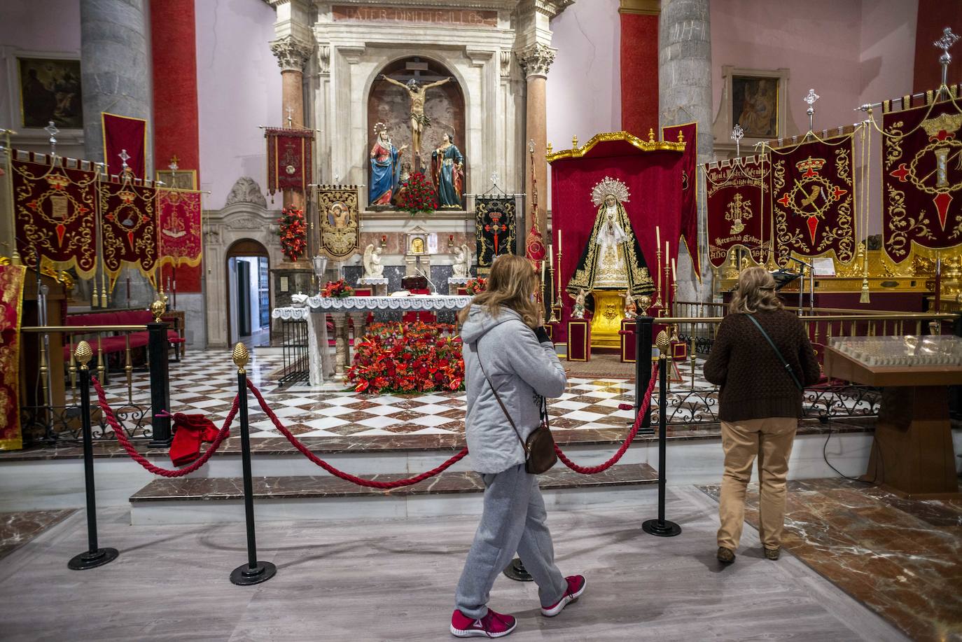 Fotos: Exposicion de tronos de la Cofradia de El Perdón