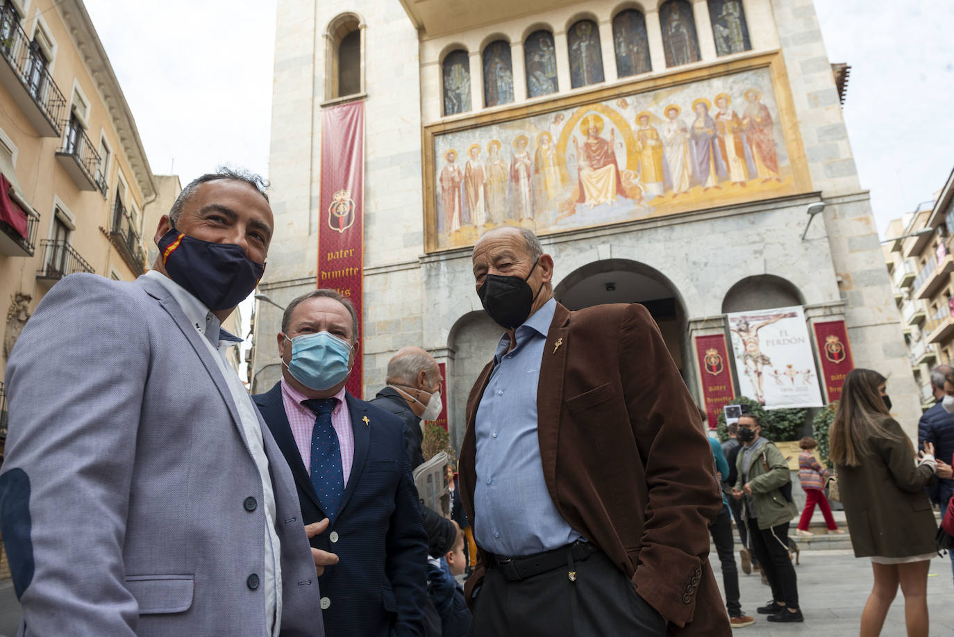 Fotos Semana Santa Murcia: Fieles del Cristo del Perdón acuden a San Antolín para recordar el tradicional besapié