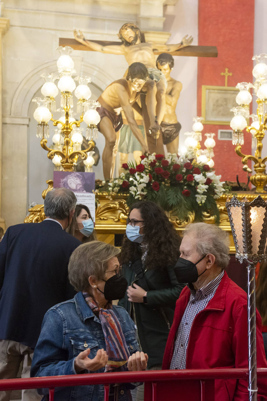 Fotos Semana Santa Murcia: Fieles del Cristo del Perdón acuden a San Antolín para recordar el tradicional besapié