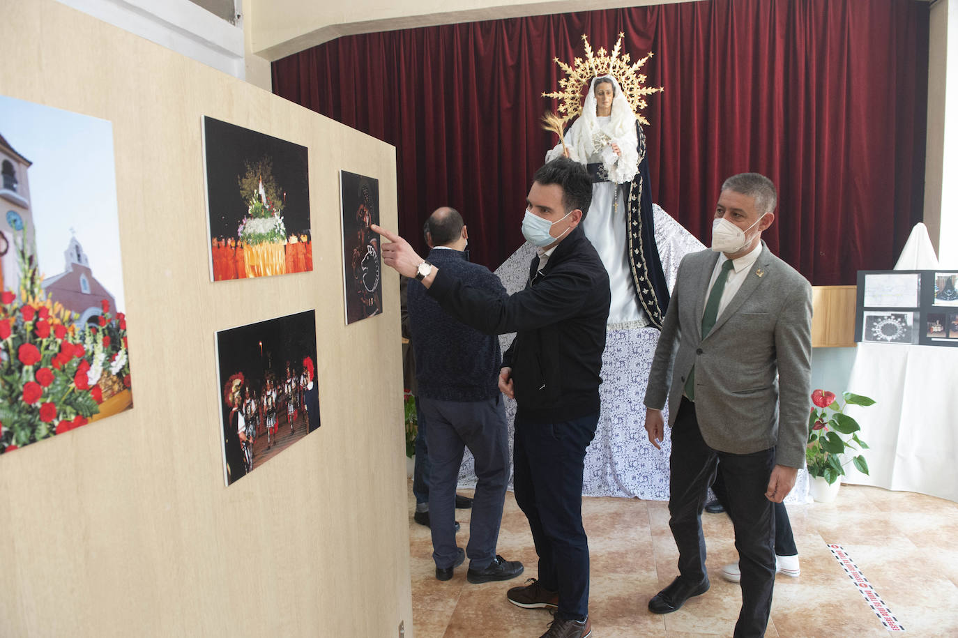 Fotos: Exposición de la cofradía de La Puebla