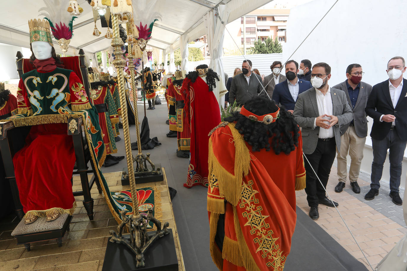 Fotos: Una procesión a pie de calle en Lorca
